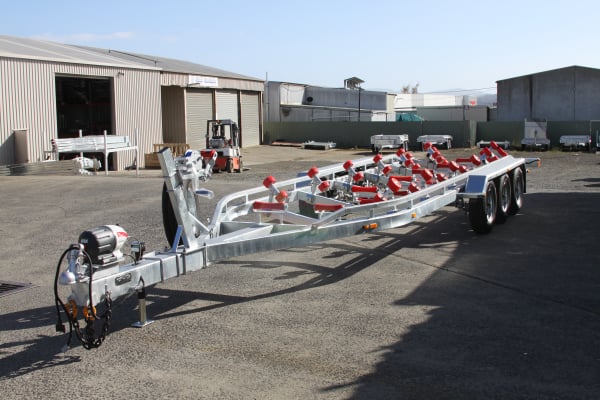 9M Tri-Axle Boat Trailer With Rollers & Electric Brakes